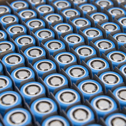 Celular Li-ION EVE ICR18650-26V 2550mAh – 7,65A – CAIXA COM 100 UNIDADES.